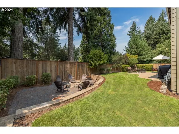 Lake Oswego, OR 97035,5590 Luce LN