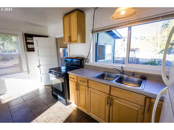 Eugene, OR 97401,346 CHESHIRE AVE