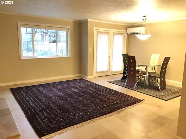 Eugene, OR 97401,599 COBURG RD #5A