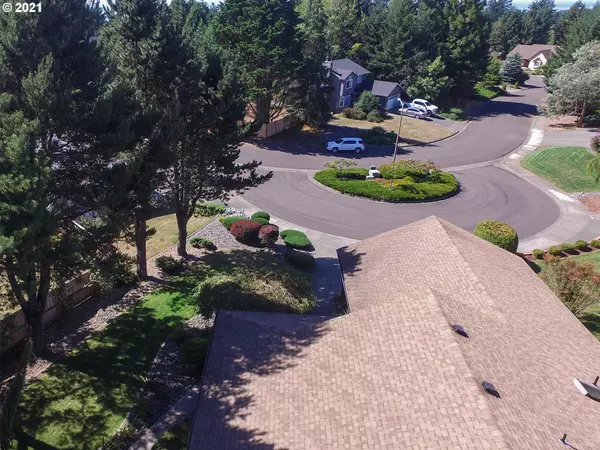 Brookings, OR 97415,924 MIDLAND WAY