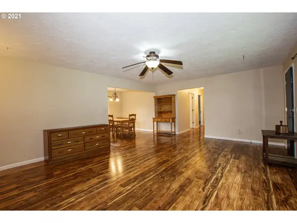 Noti, OR 97461,89043 POODLE CREEK RD