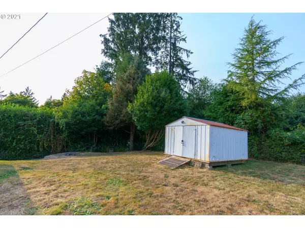 Astoria, OR 97103,1651 9th ST