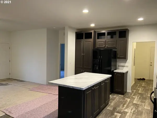 25101 Cheney DR, Veneta, OR 97487