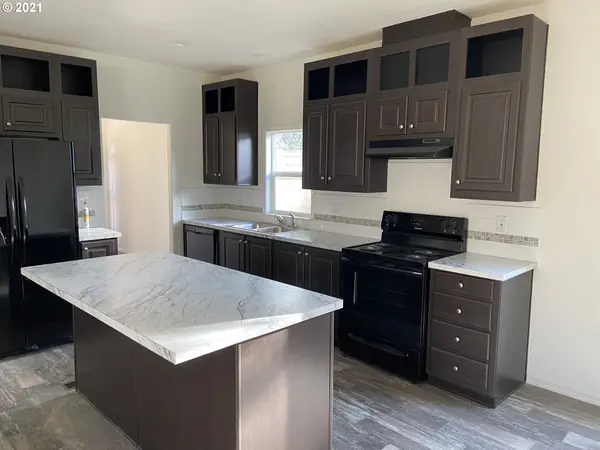 25101 Cheney DR, Veneta, OR 97487