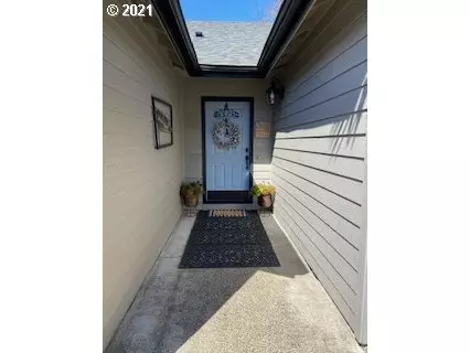 Salem, OR 97304,415 NW UPPER LAVISTA CT