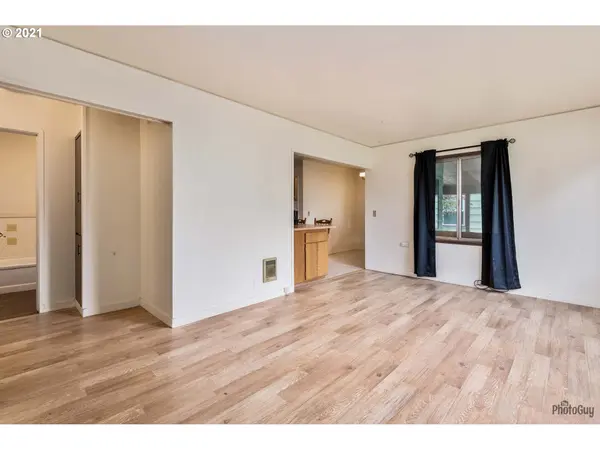 1690 WILSON CT, Eugene, OR 97402