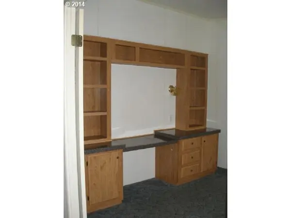 110 HAMILTON AVE, Eugene, OR 97404