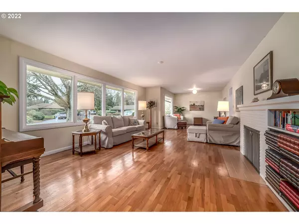 Eugene, OR 97401,873 PIONEER CT