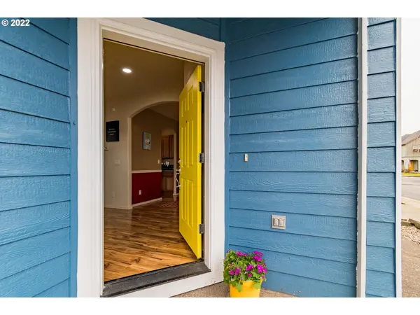 617 ST CHARLES ST, Eugene, OR 97402