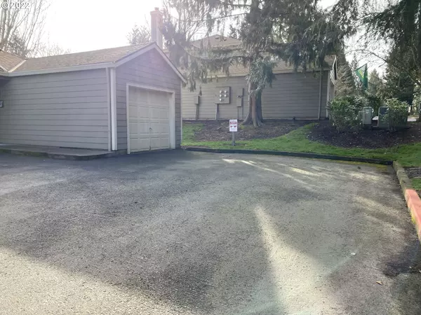 Tualatin, OR 97062,7137 SW SAGERT ST #107