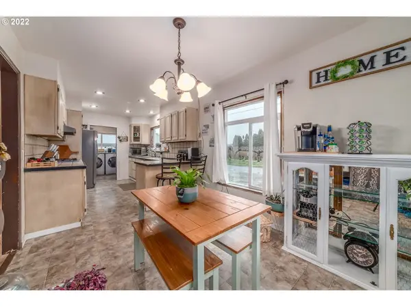 Eugene, OR 97404,725 E BEACON DR