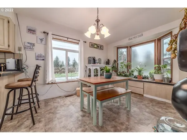 Eugene, OR 97404,725 E BEACON DR