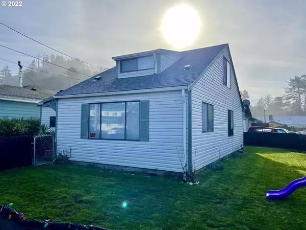 94232 SIXTH ST, Gold Beach, OR 97444