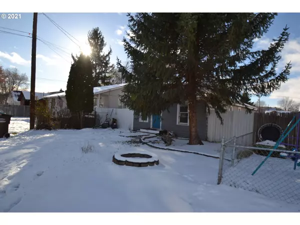 Prineville, OR 97754,779 NW CLAYPOOL ST