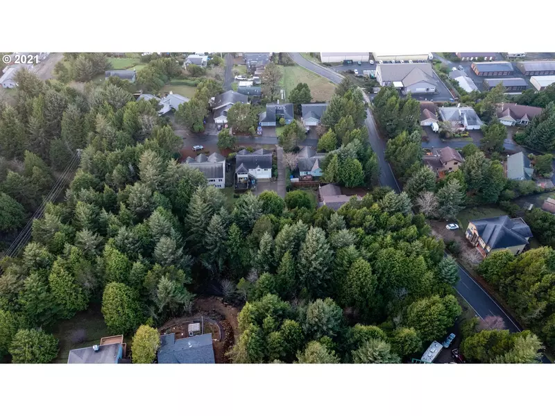 845 SW RANGE DR, Waldport, OR 97394