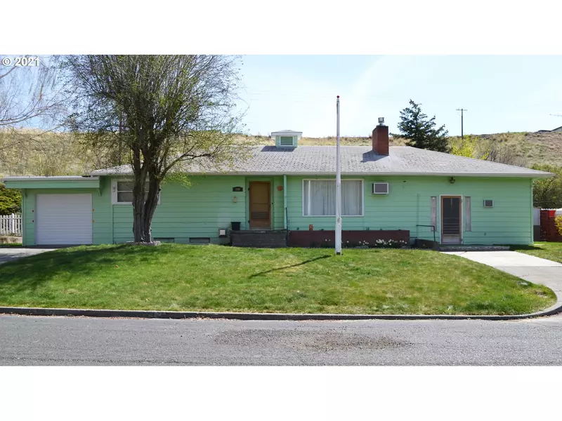 880 E FAIRVIEW WAY, Heppner, OR 97836