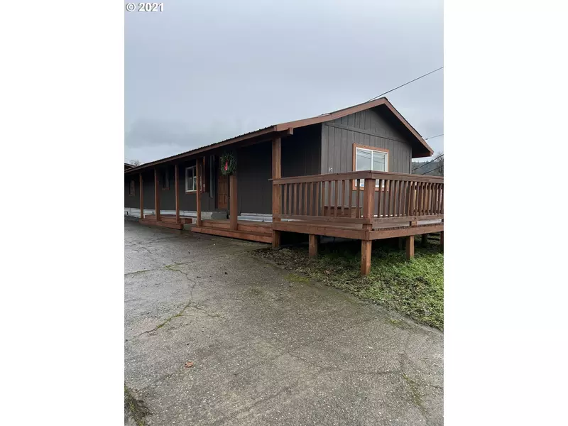 90 SE DARRELL AVE, Winston, OR 97496