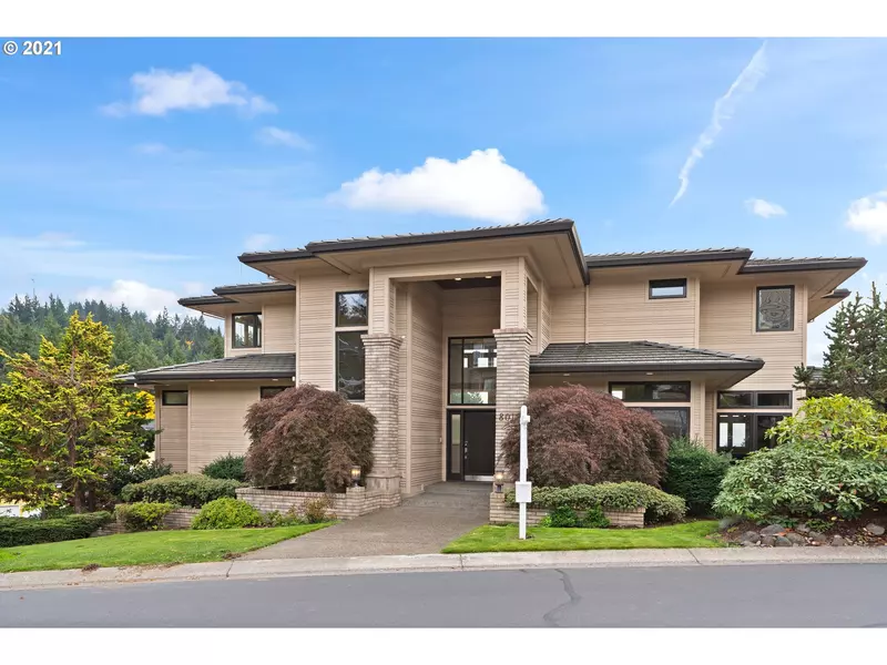 8018 NW BLUE POINTE LN, Portland, OR 97229