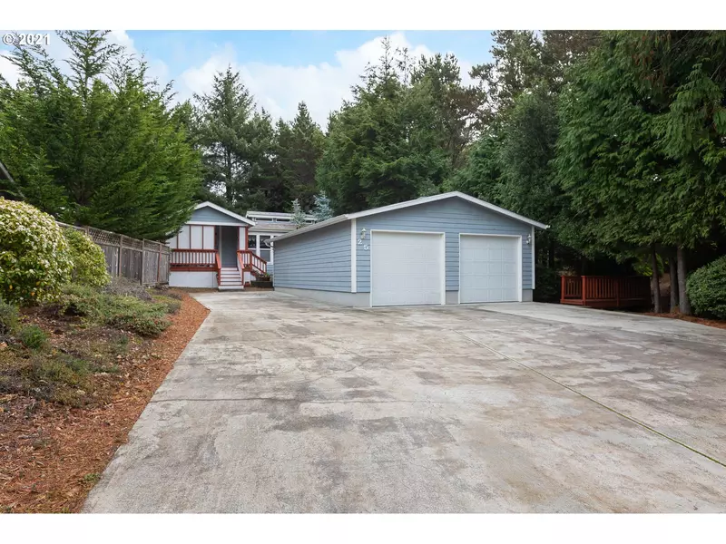 25 SEAGROVE LOOP, Lincoln City, OR 97367