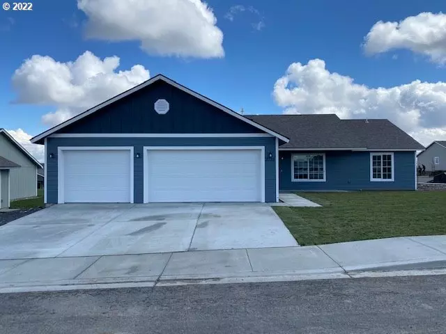 2739 Cardinal PL, Umatilla, OR 97882