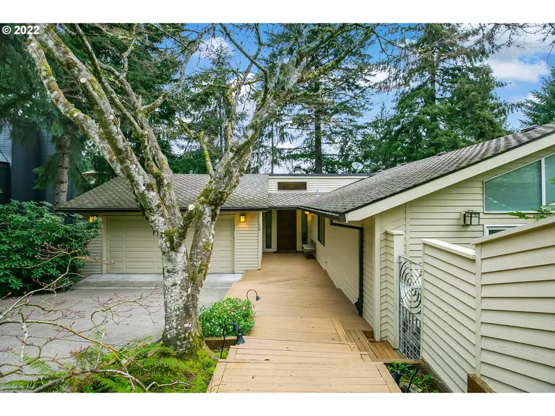 14 PARTRIDGE LN, Lake Oswego, OR 97035