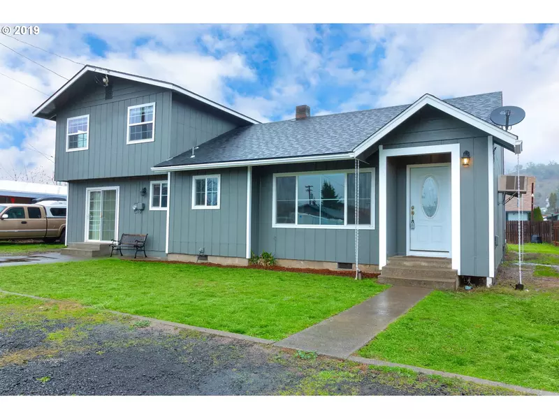 491 NW ELWOOD DR, Winston, OR 97496