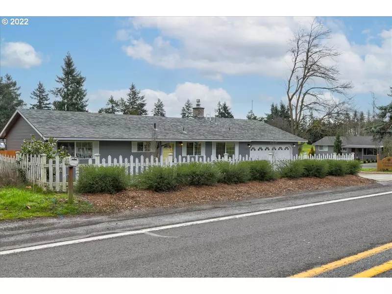 19560 S SOUTH END RD, Oregon City, OR 97045