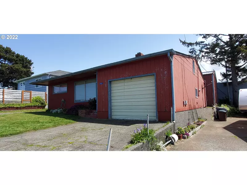 29621 PACIFIC ST, Gold Beach, OR 97444