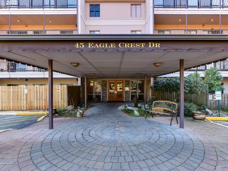 45 EAGLE CREST DR #309, Lake Oswego, OR 97035