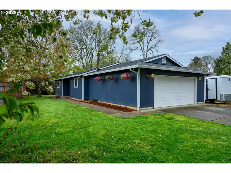 3808 E COFFEY LN, Newberg, OR 97132