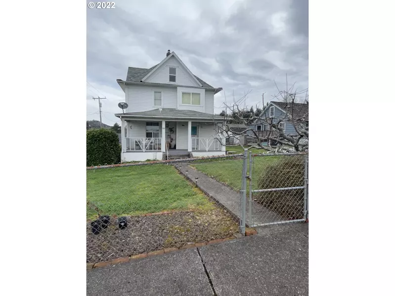 624 E 11TH ST, Coquille, OR 97423