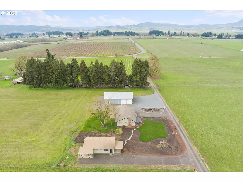 34226 CHRISTMAS TREE LN, Creswell, OR 97426