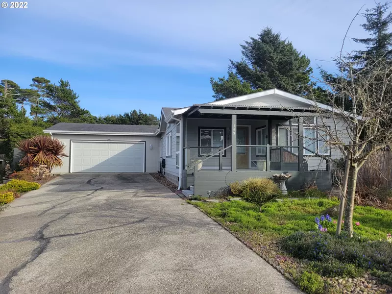 1601 RHODODENDRON DR #542, Florence, OR 97439