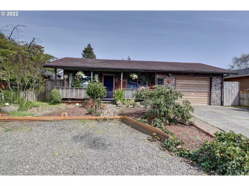 2449 Pine ST, Seaside, OR 97138