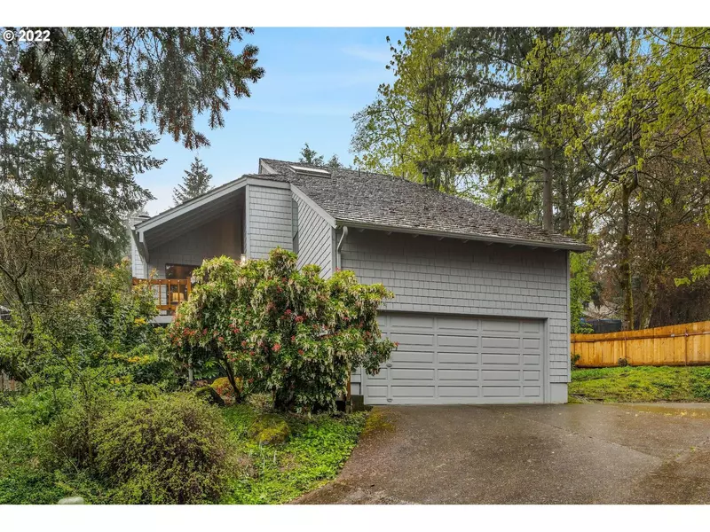 10 EAGLE CREST DR, Lake Oswego, OR 97035