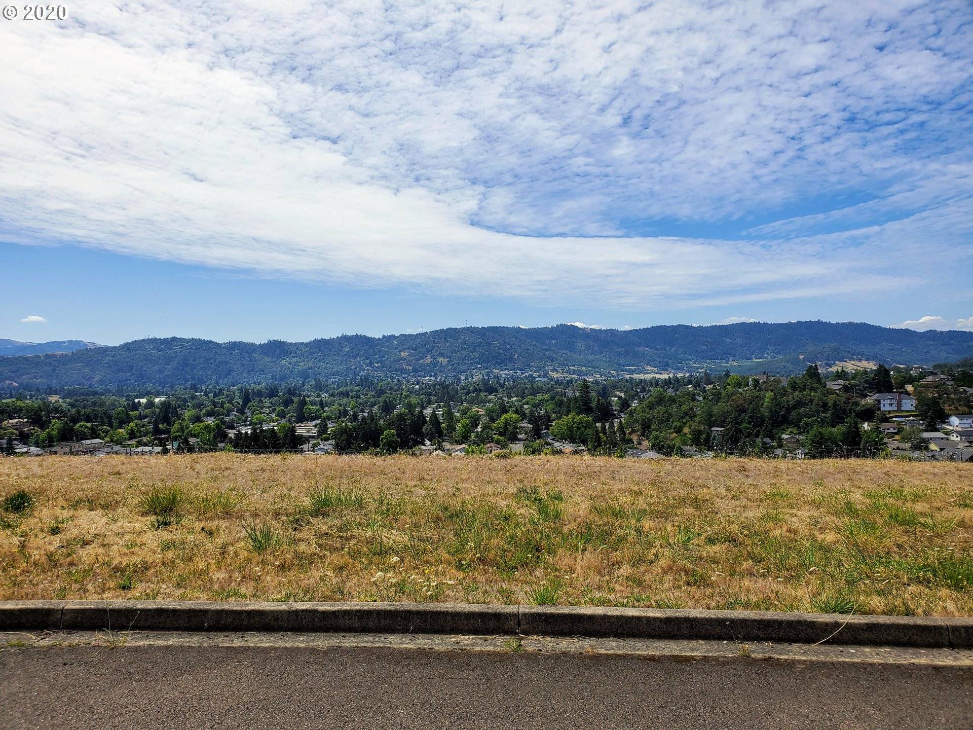 1965 NW WAREWOOD TERRACE CT #Lot 3, Roseburg, OR 97471