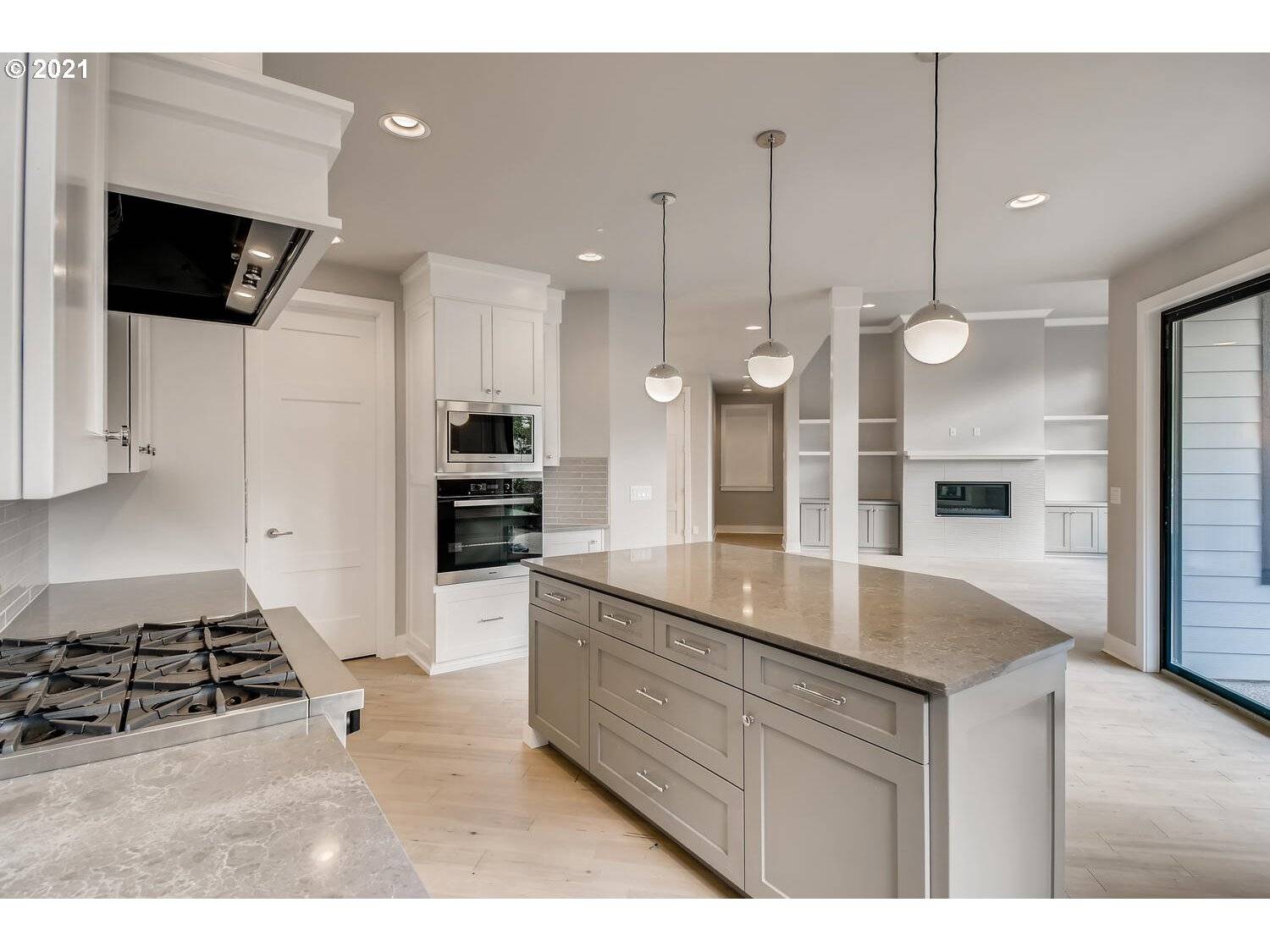 Lake Oswego, OR 97035,16200 WALUGA DR
