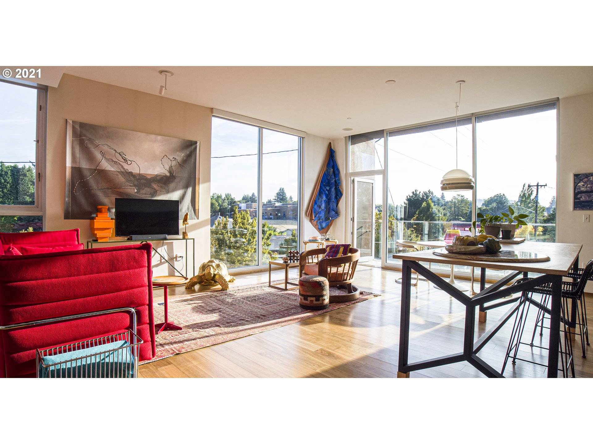 Portland, OR 97202,2530 SE 26TH AVE #401