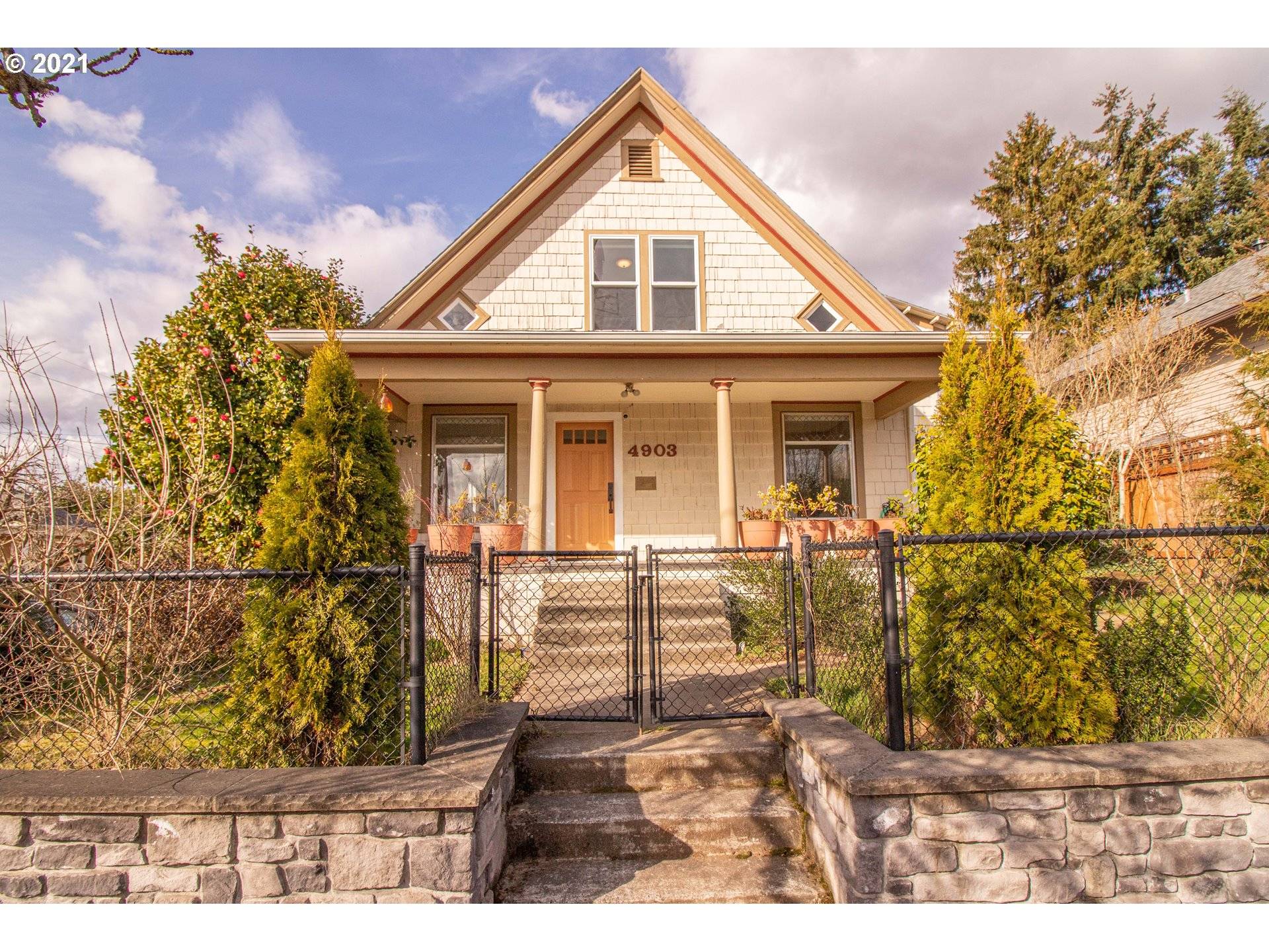 4903 SE HAIG ST, Portland, OR 97206