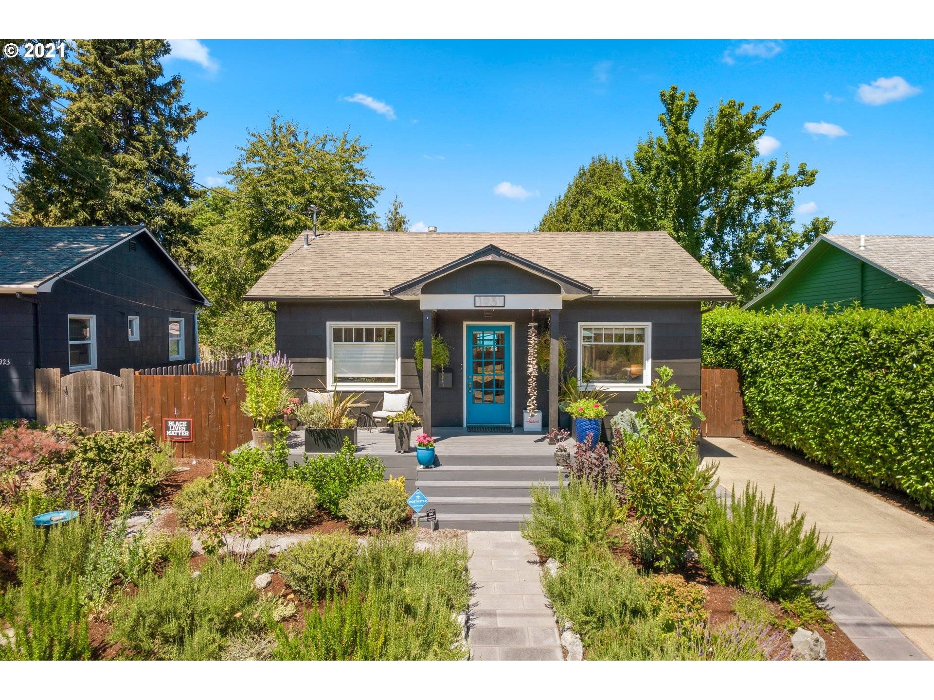 Portland, OR 97202,1931 SE ELLIS ST