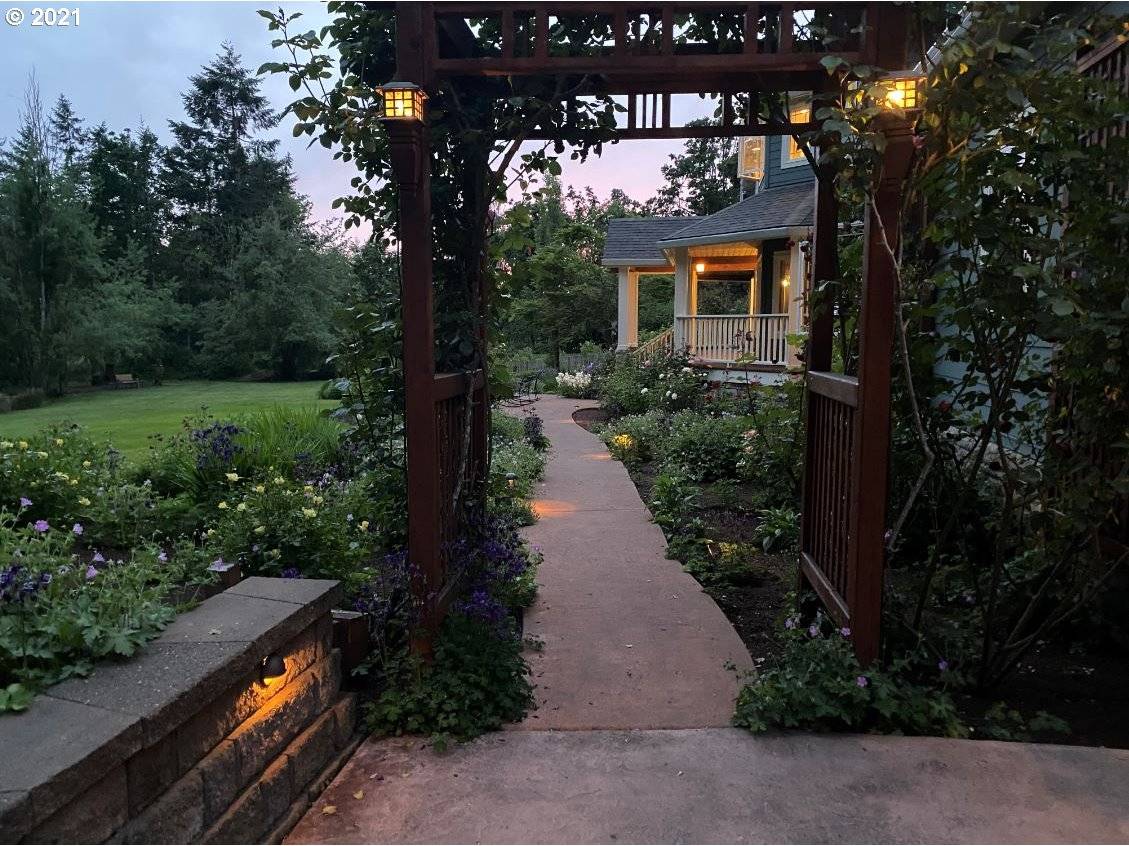West Linn, OR 97068,30221 SW RIVERWOOD DR
