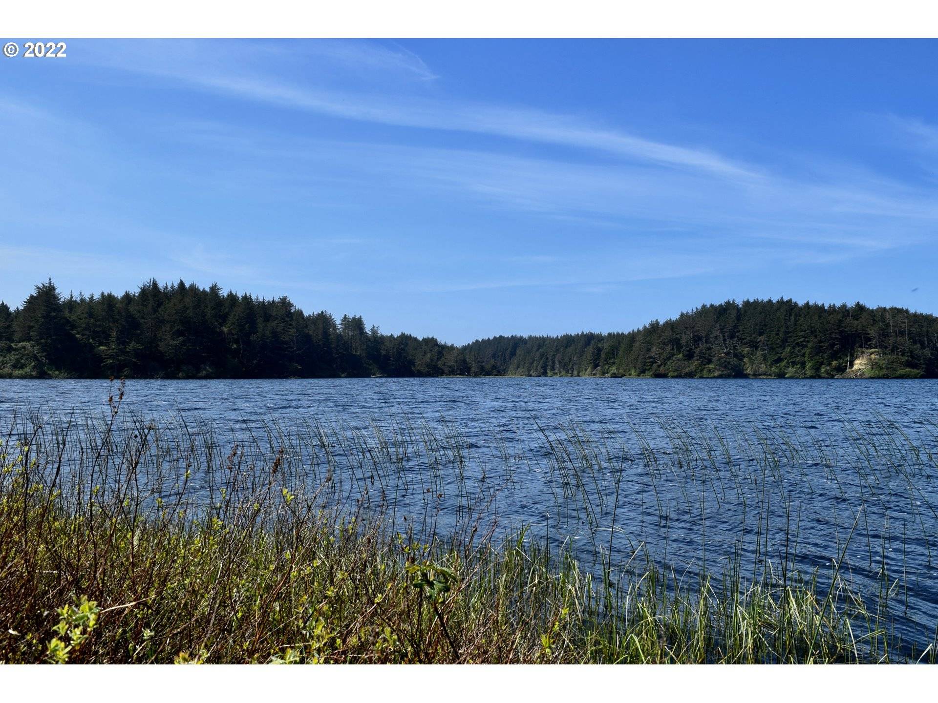Langlois, OR 97450,92802 LAKESHORE DR