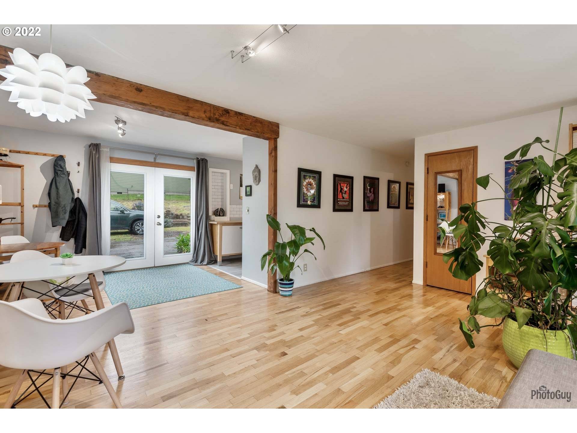 Eugene, OR 97403,2250 RIVERVIEW ST
