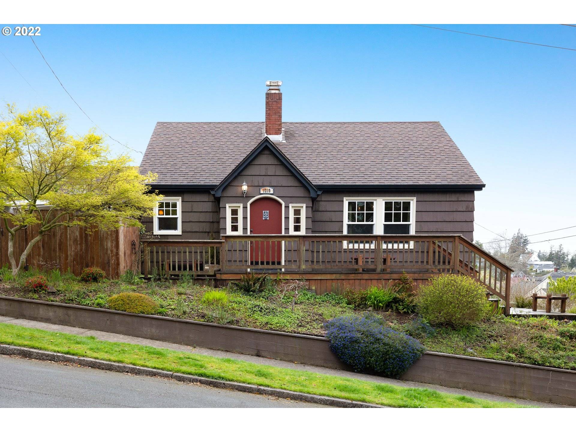 1219 11th ST, Astoria, OR 97103