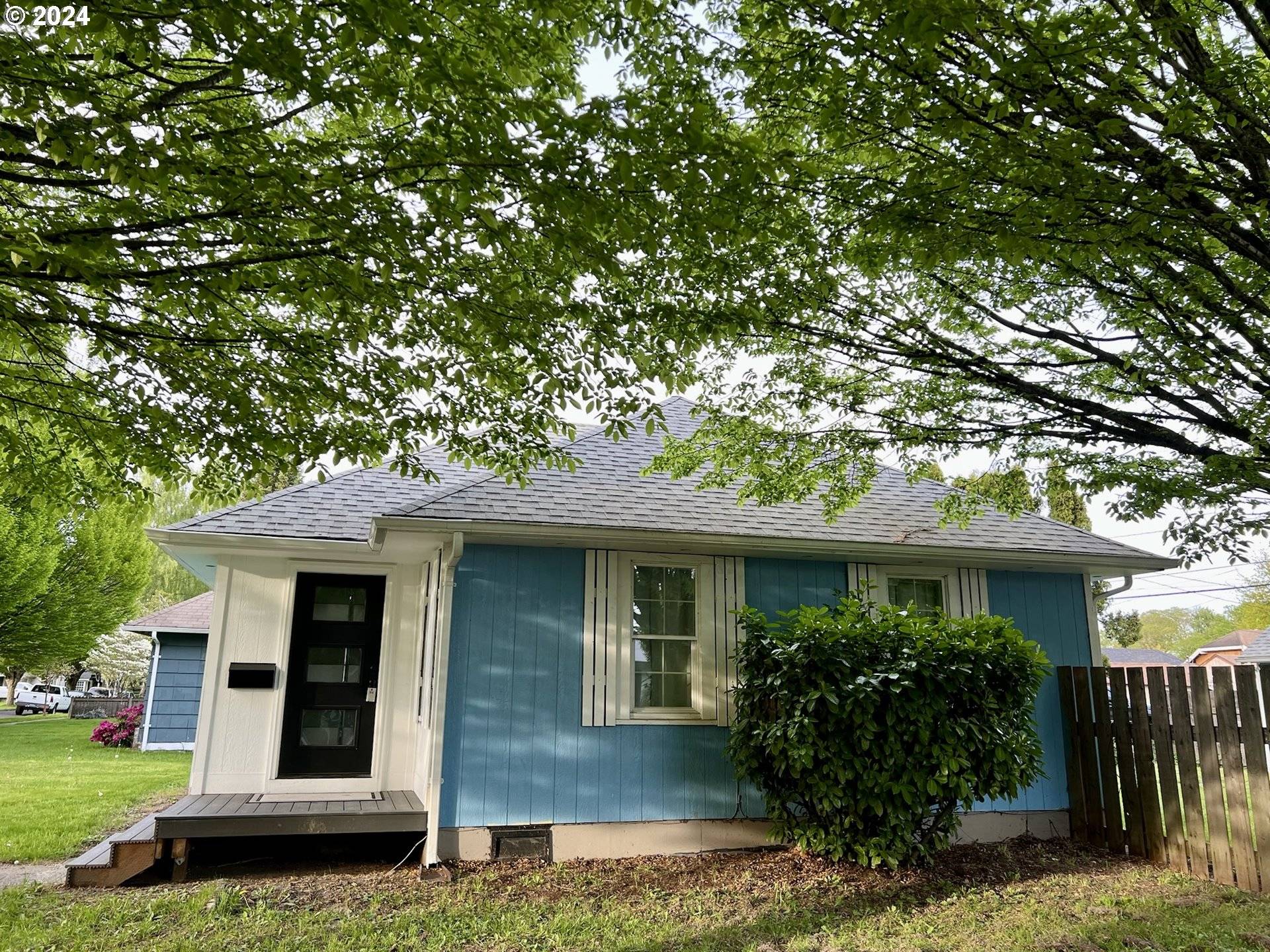 502 18TH AVE, Longview, WA 98632