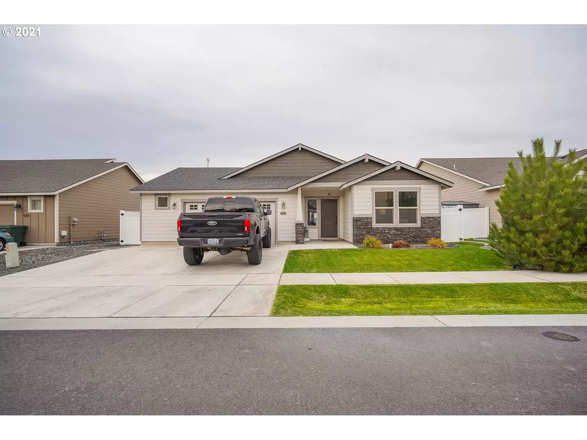 Hermiston, OR 97838,1387 E HURLBURT AVE