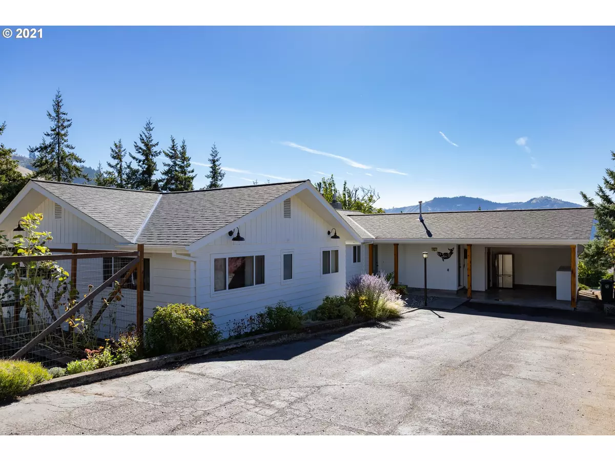 White Salmon, WA 98672,491 NE COLUMBIA