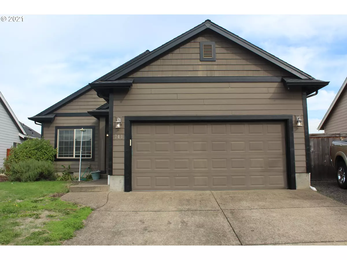 Molalla, OR 97038,741 BURGHARDT DR