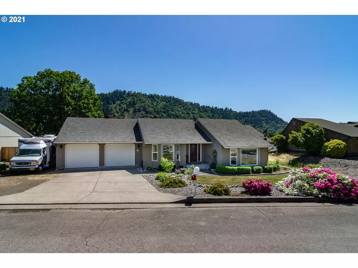 Winston, OR 97496,603 SE DEERWOOD CT