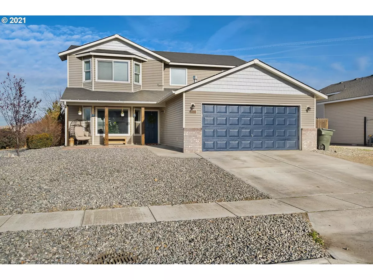 Hermiston, OR 97838,415 E BROWNING AVE